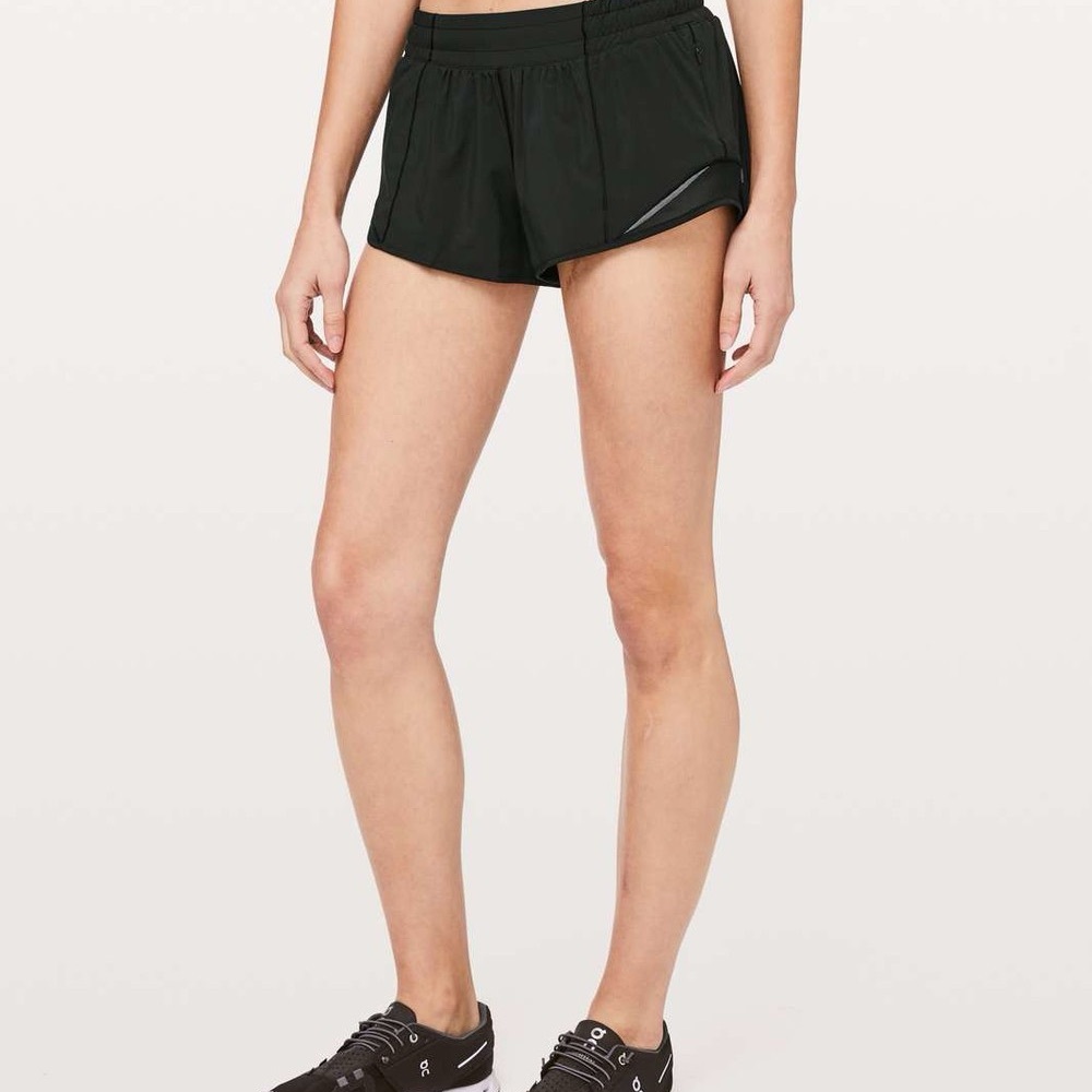 lululemon athletica Black Women's hotty hot 0 2.5” Athletic Shorts